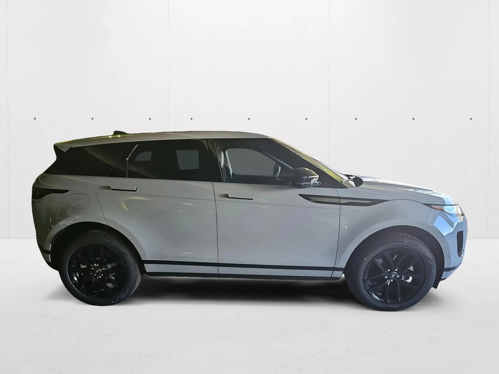 2026 Land Rover Range Rover Evoque S photo 4