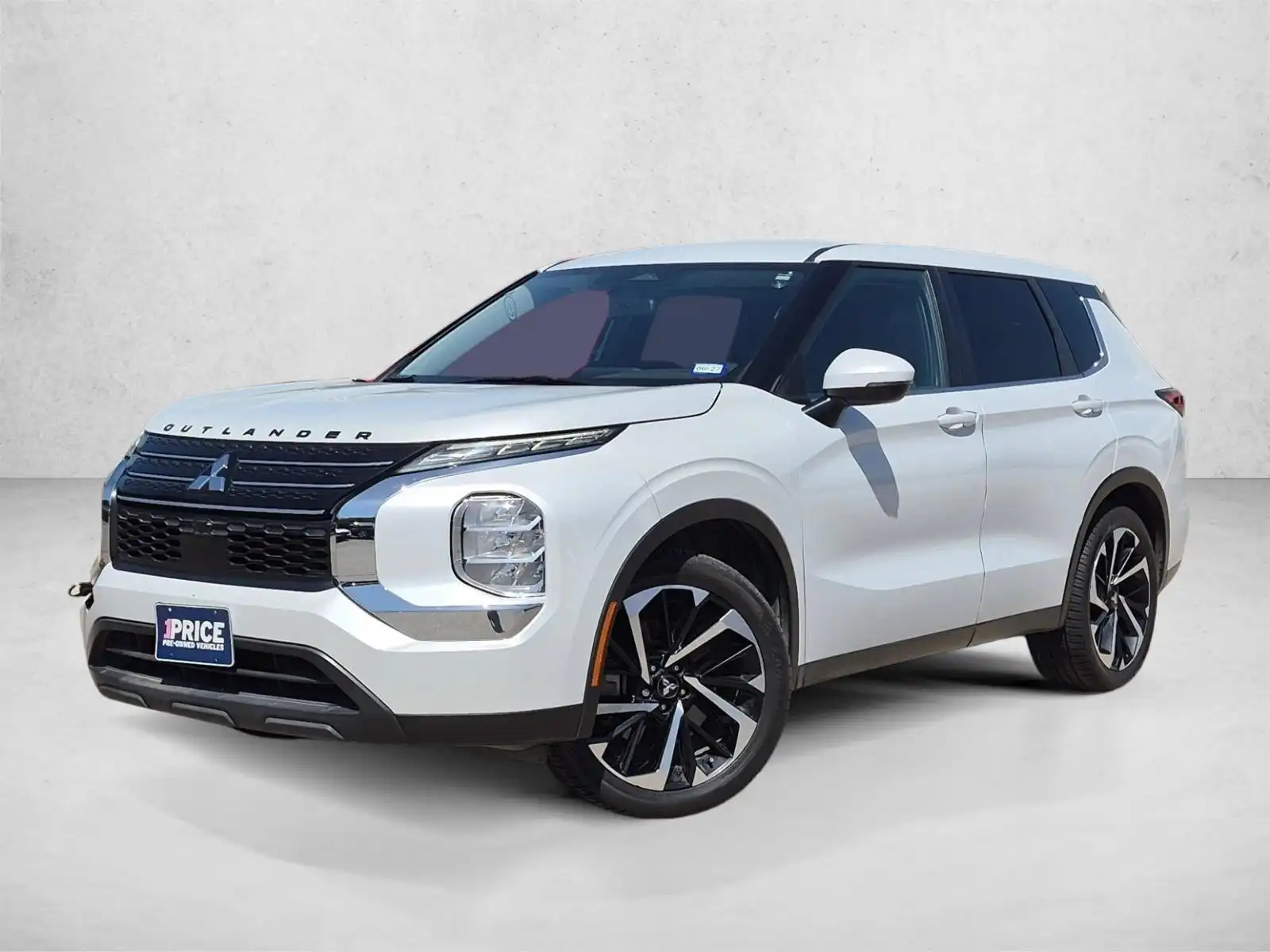 2022 Mitsubishi Outlander ES FWD's photo