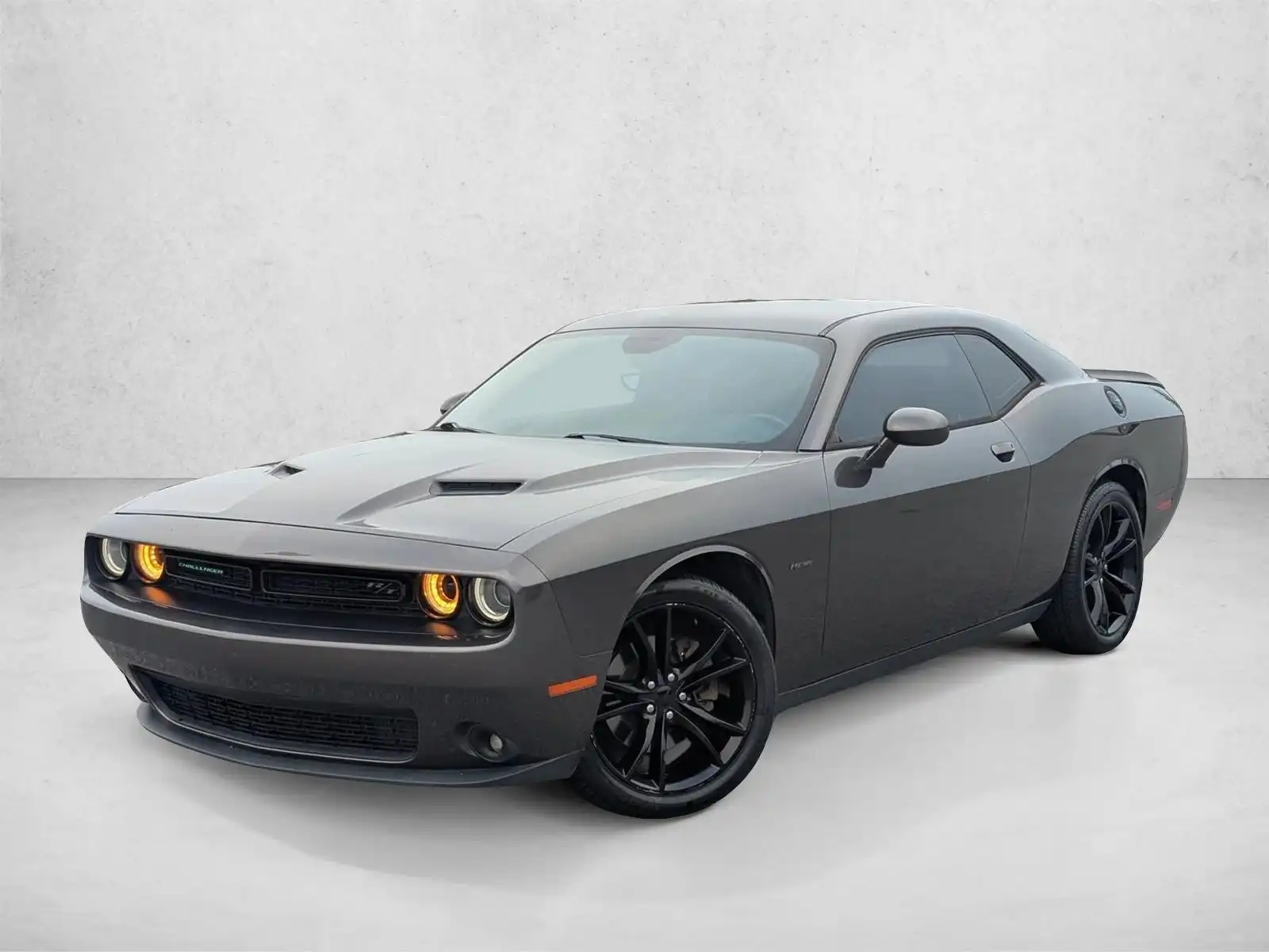 2016 Dodge Challenger R/T's photo