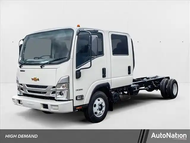 2027 Chevrolet Low Cab Forward 3500 Gas 176" WB Crew Cab's photo