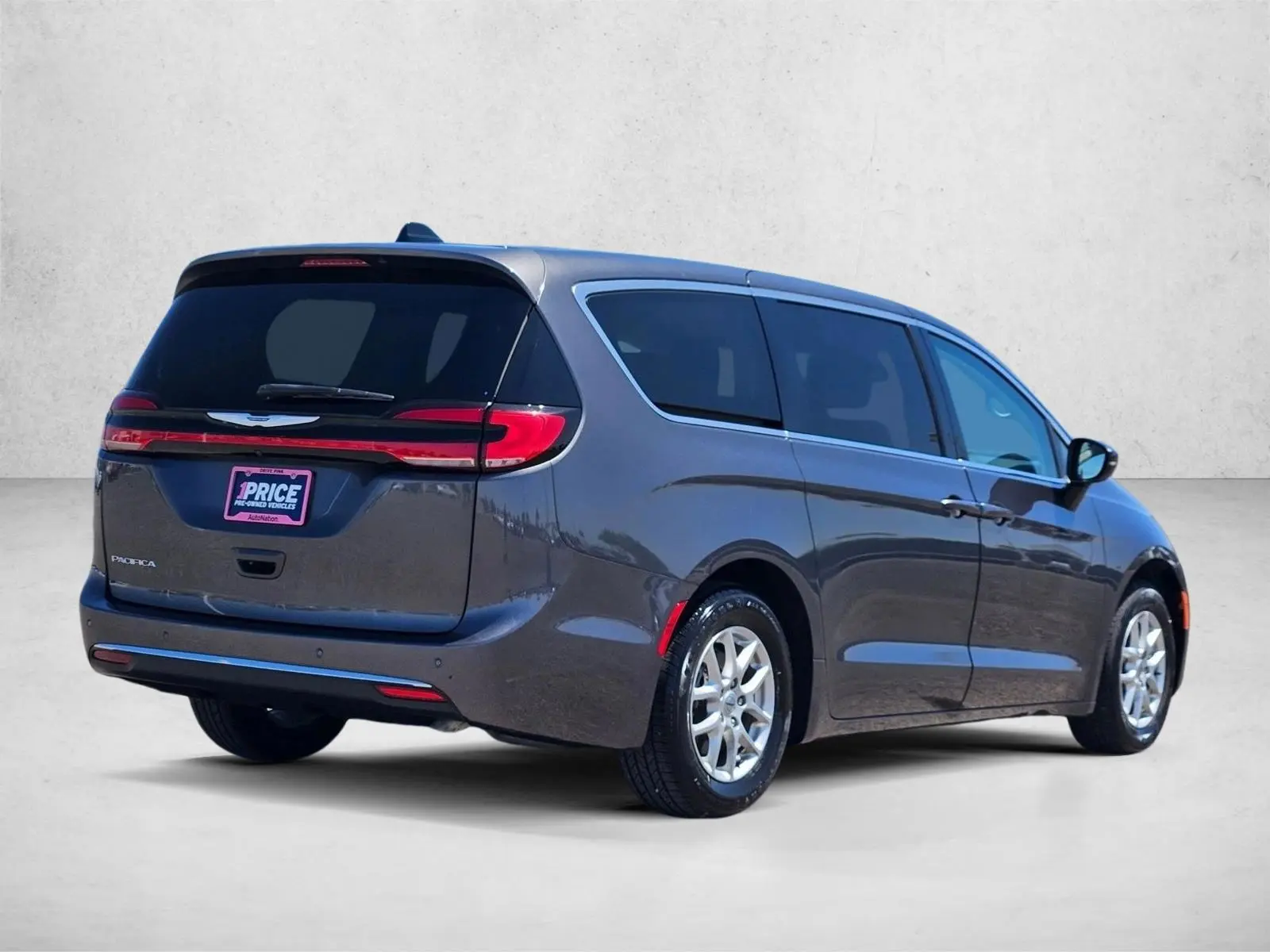 2023 Chrysler Pacifica Touring L photo 5