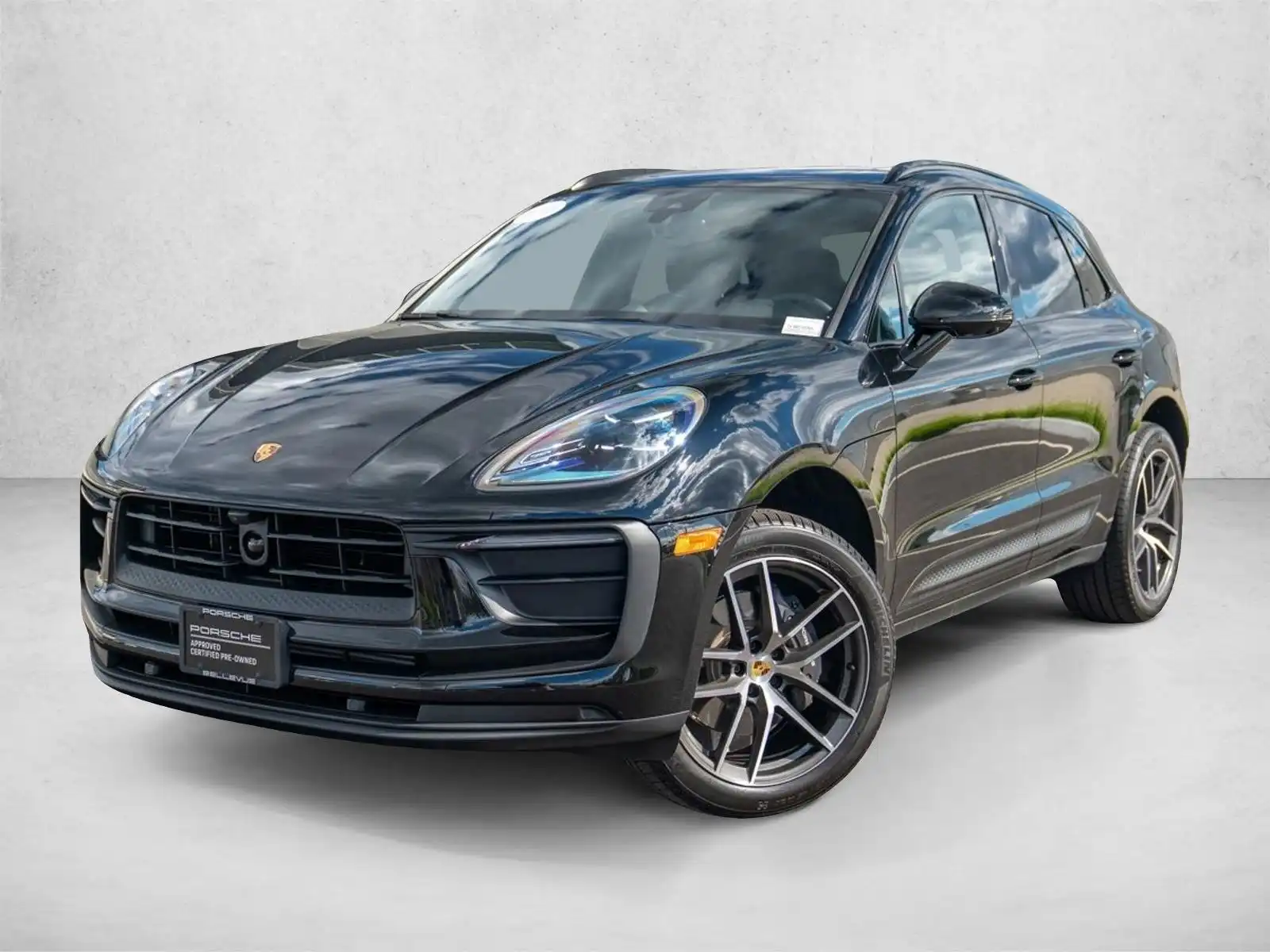 2026 Porsche Macan Base's photo