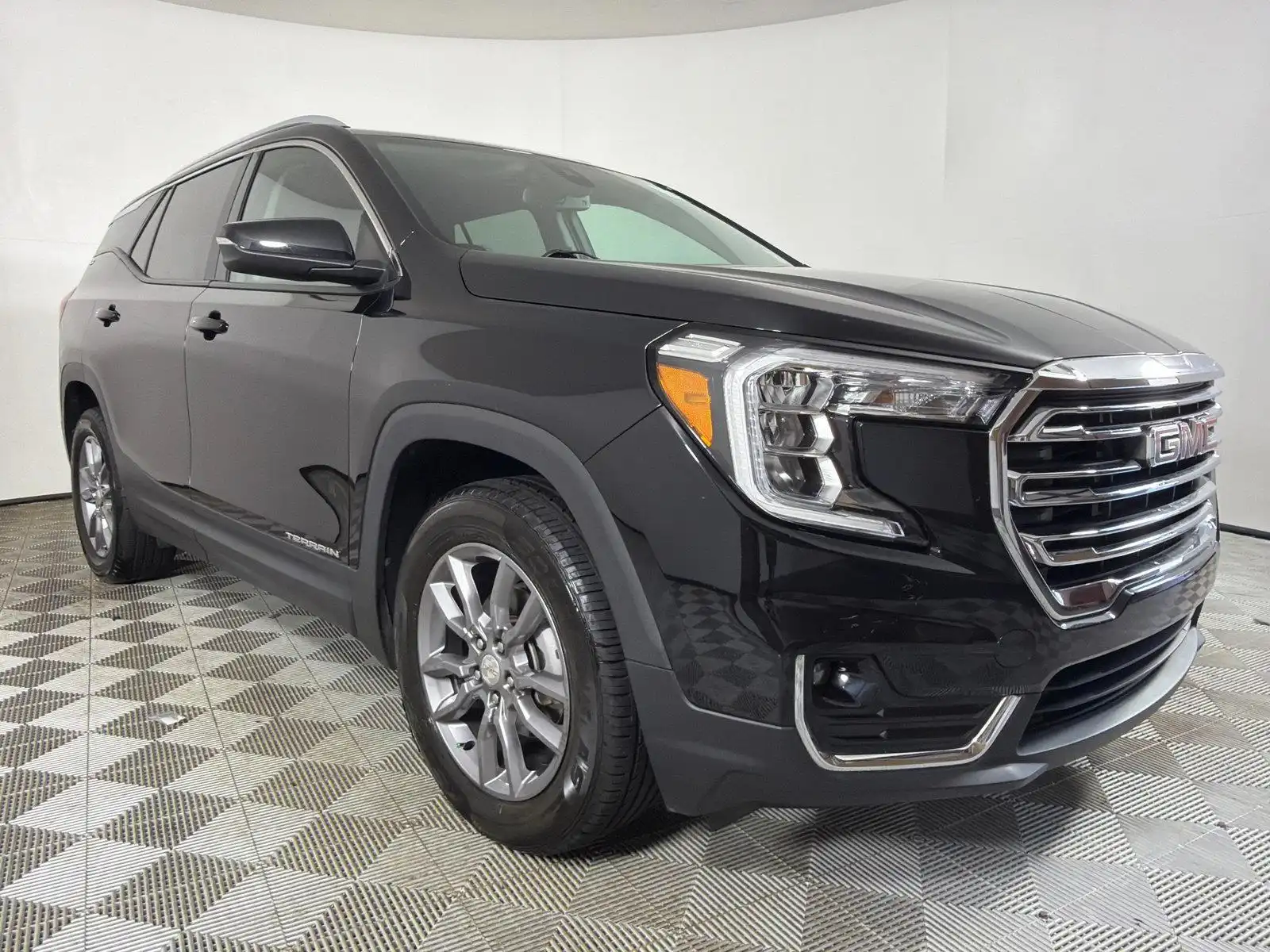 2024 GMC Terrain SLT AWD's photo