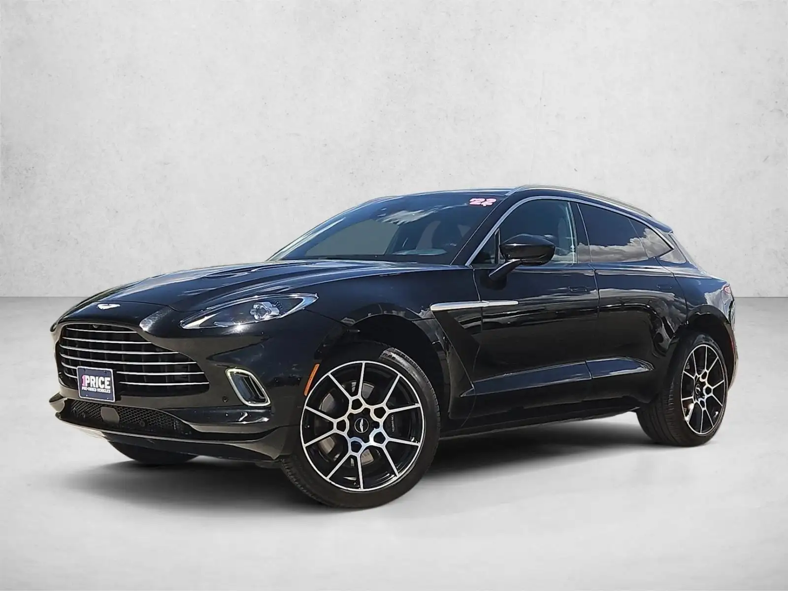 2022 Aston Martin DBX 4.0 V8 AWD's photo