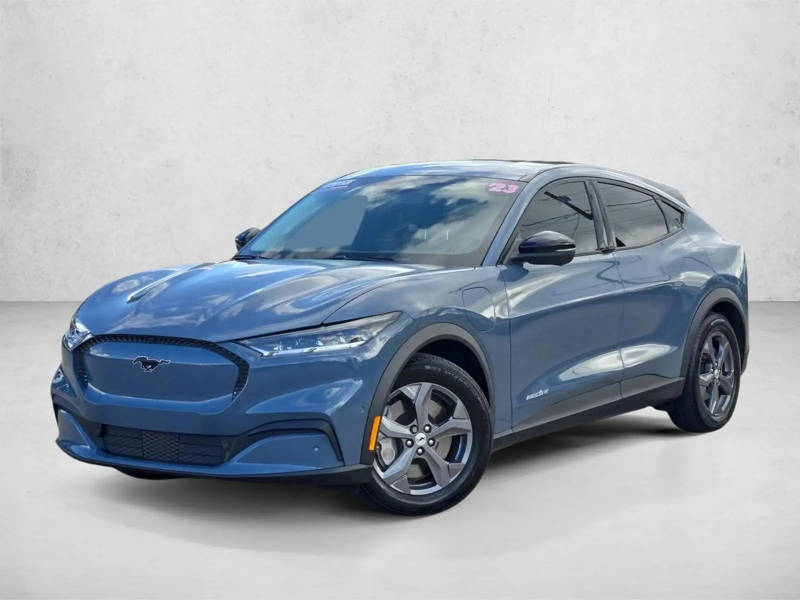 2023 Ford Mustang-Mach-e Select photo 1