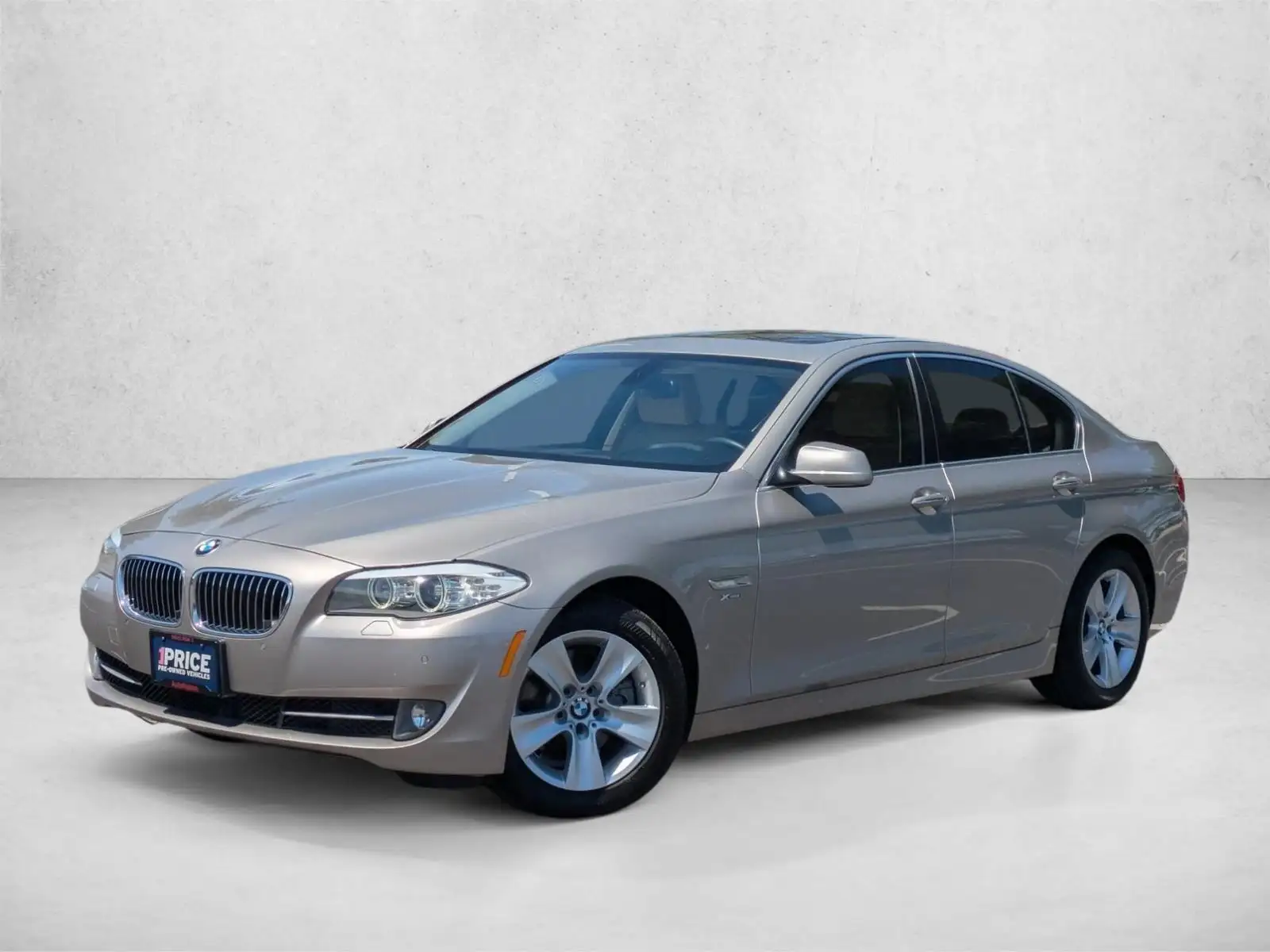 2012 BMW 5 Series 528i xDrive Sedan's photo