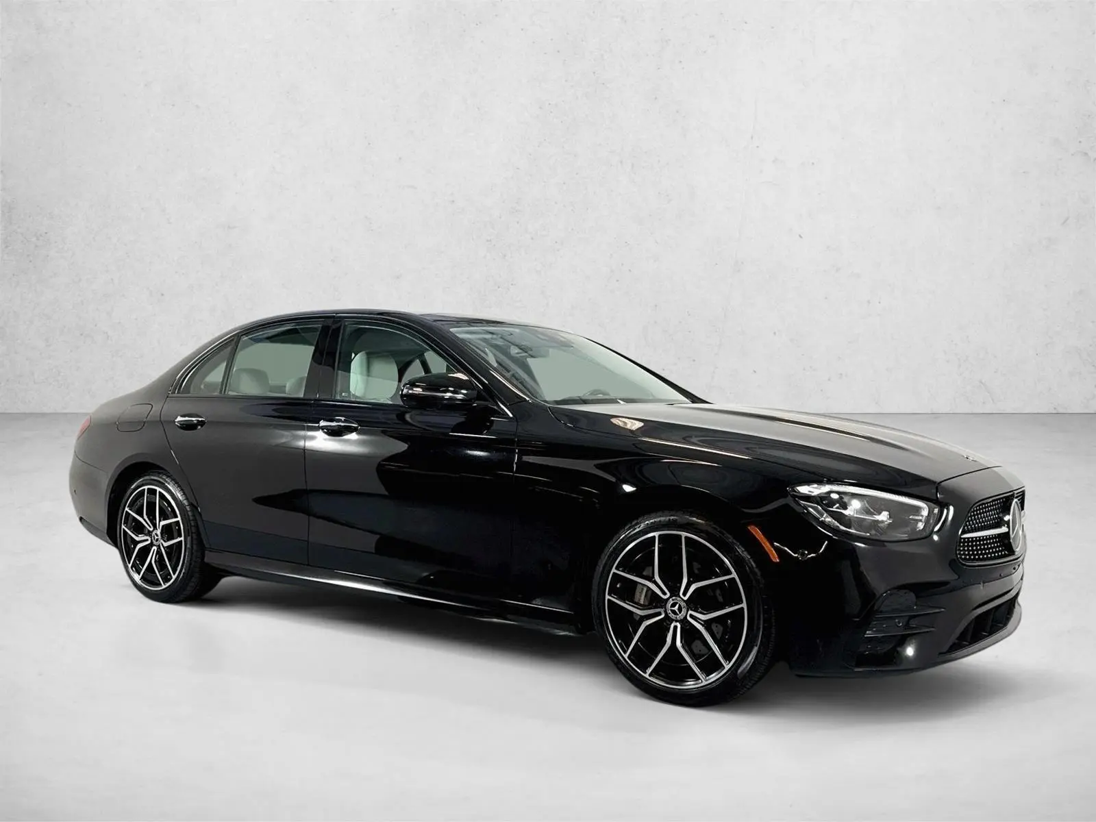 2022 Mercedes-Benz E-Class E350 photo 3