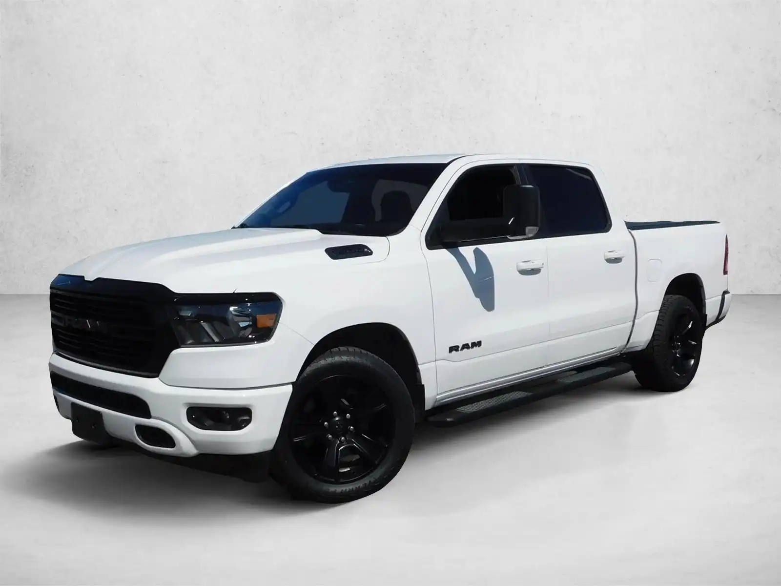 2020 RAM 1500 Big Horn/Lone Star 4WD Crew Cab 5'7's photo