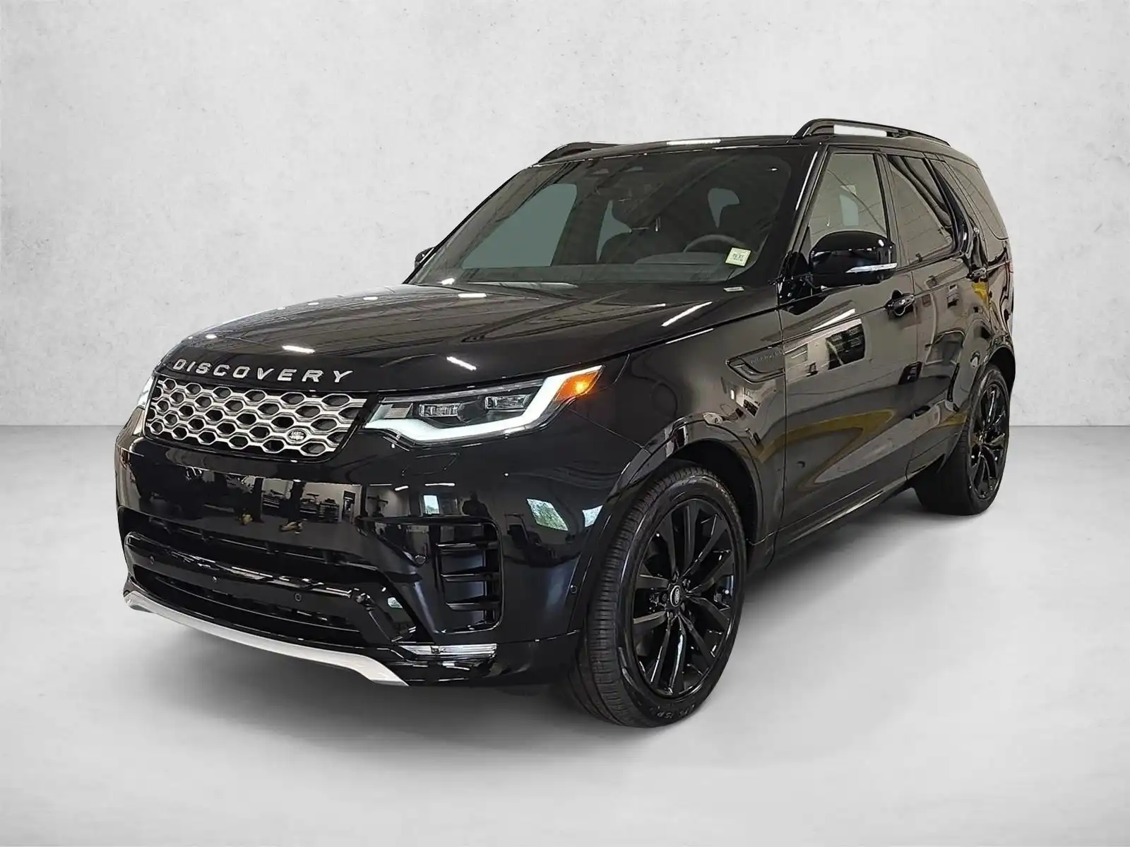 2026 Land Rover Discovery P360 Gemini Edition's photo