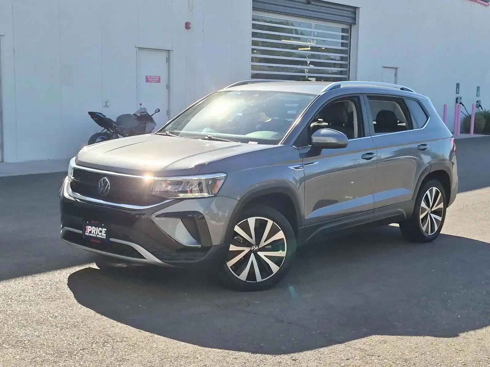 2024 Volkswagen Taos 1.5T SE's photo