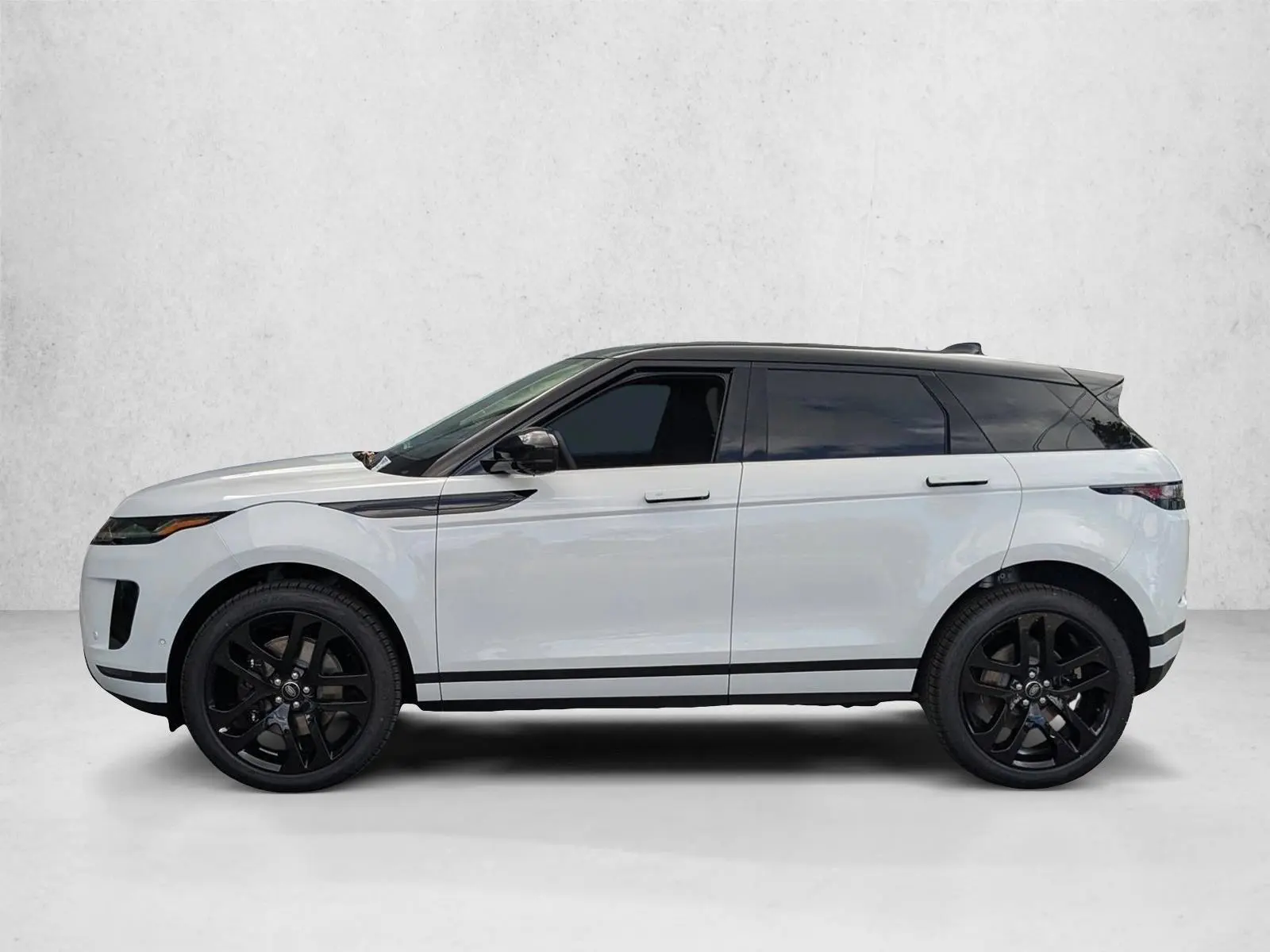 2026 Land Rover Range Rover Evoque S photo 5