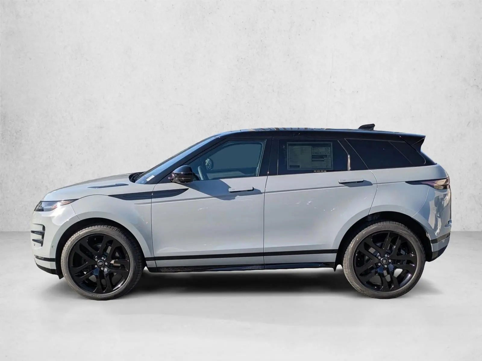 2026 Land Rover Range Rover Evoque Dynamic SE photo 5