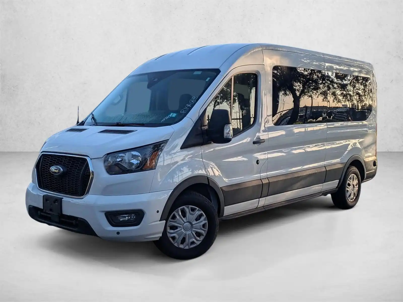 2024 Ford Transit 350 XL Med Roof Sliding Pass. 148's photo