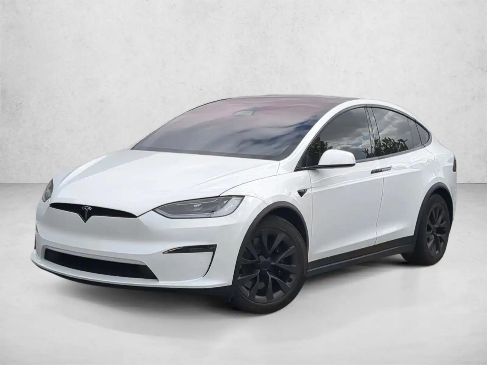 2023 Tesla Model X Long Range's photo