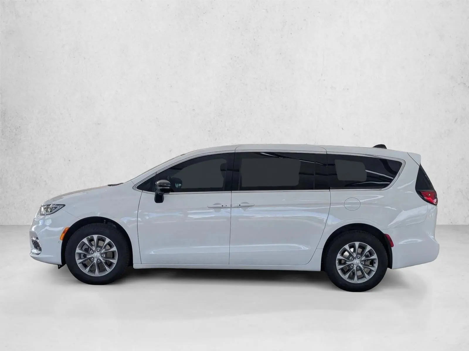 2026 Chrysler Pacifica Select AWD photo 5