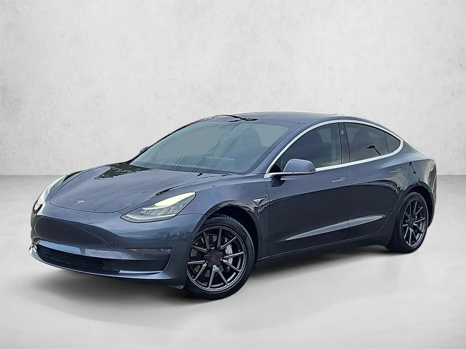 2019 Tesla Model 3 Standard Range Plus photo 1
