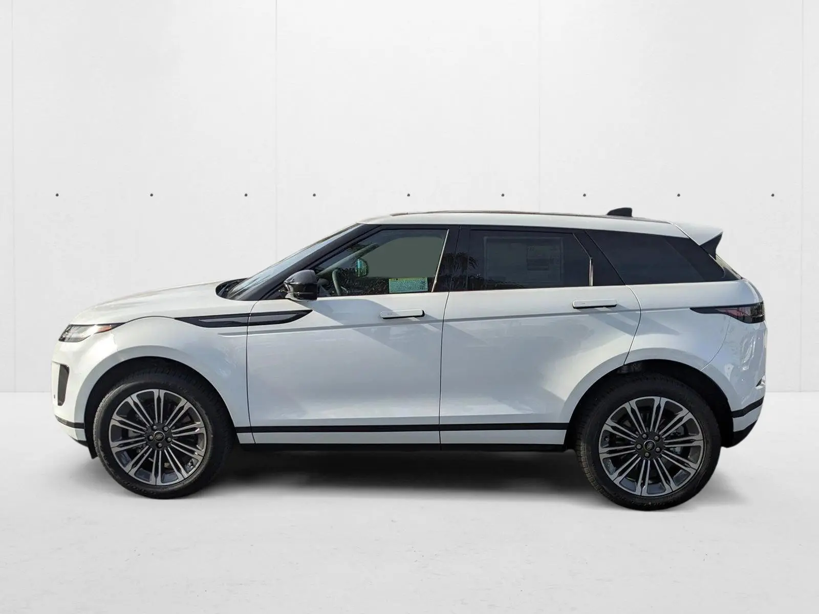 2025 Land Rover Range Rover Evoque S photo 5