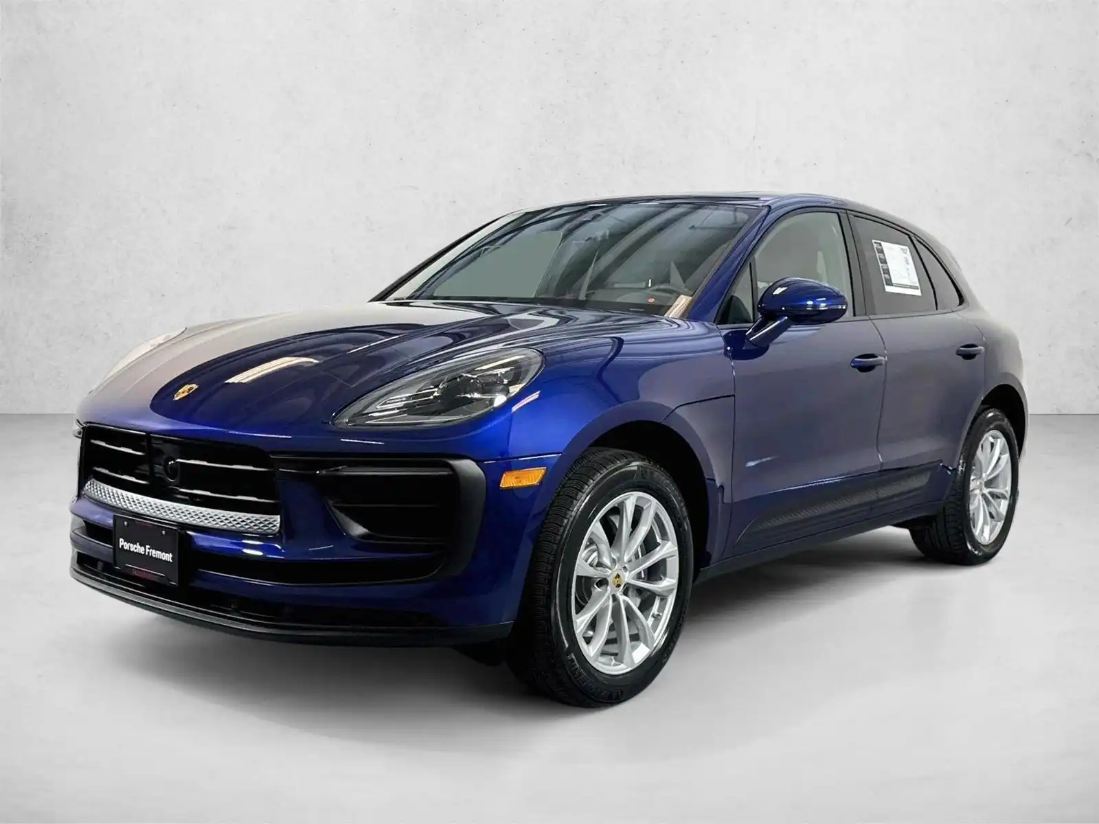 2026 Porsche Macan Base's photo