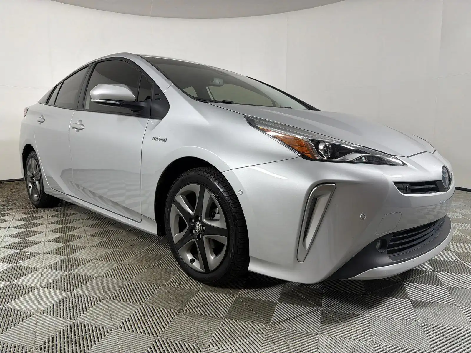 2022 Toyota Prius XLE FWD's photo
