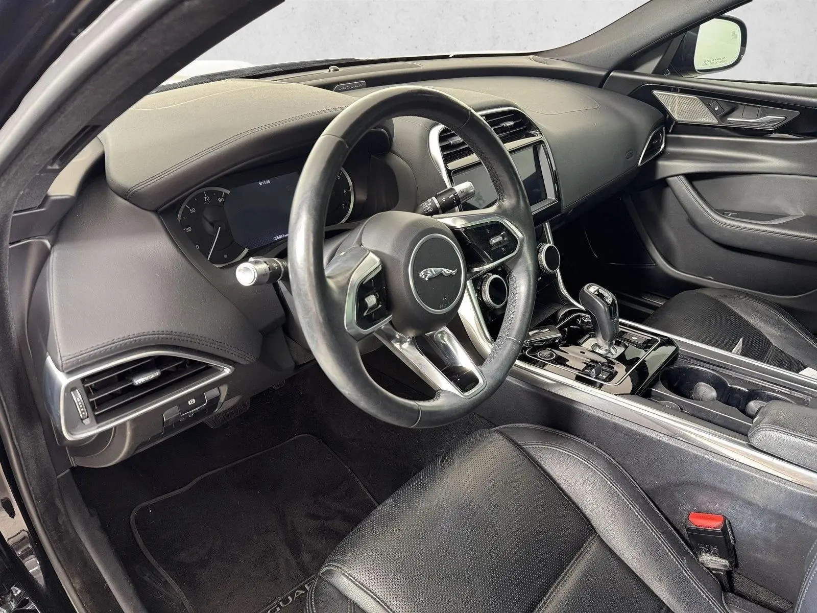 2020 Jaguar XE P250 S photo 4