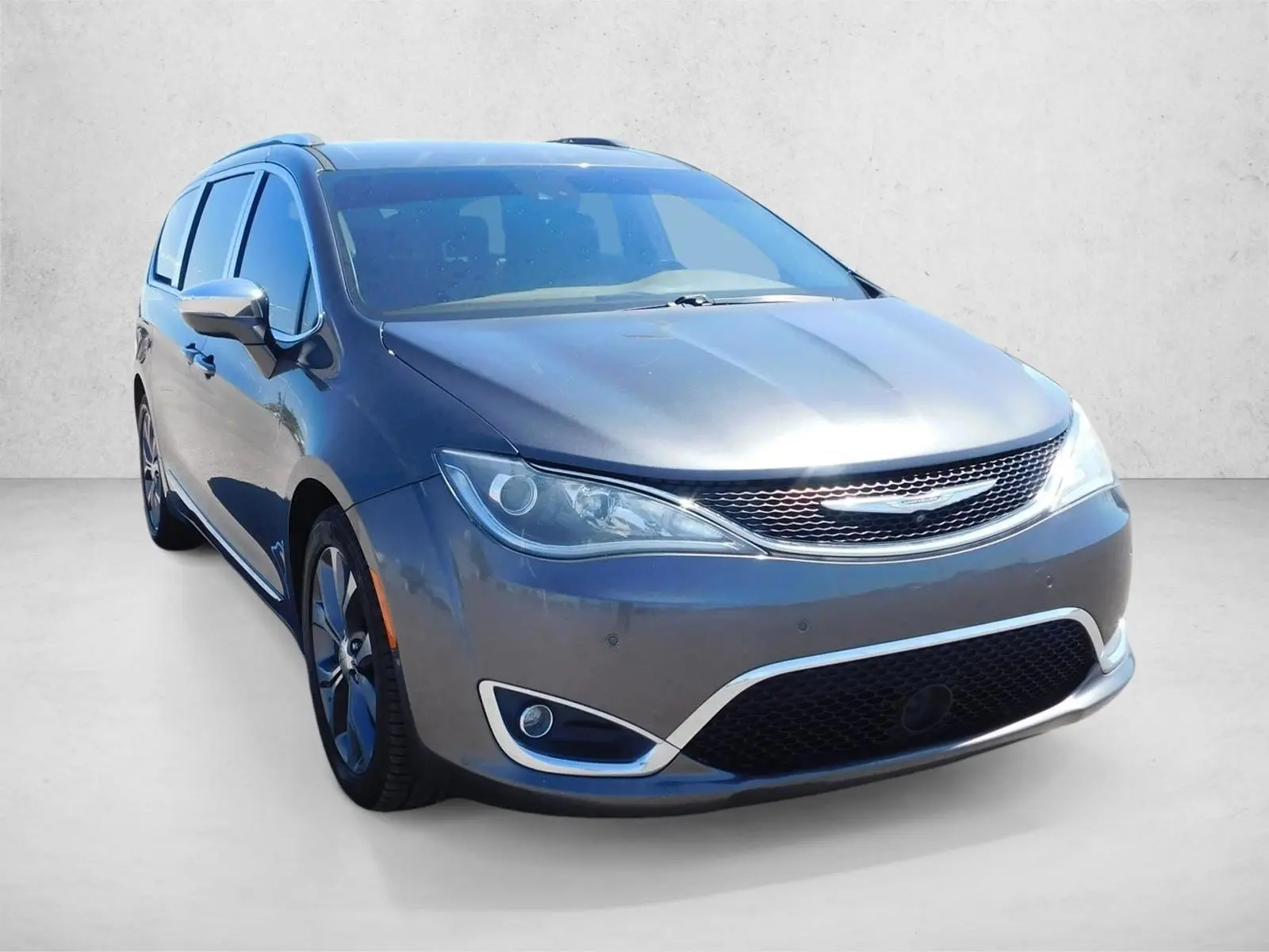 2017 Chrysler Pacifica Limited photo 5
