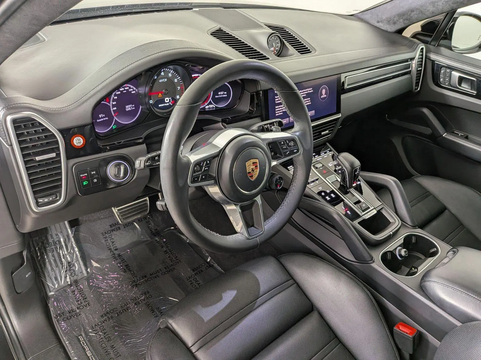 2023 Porsche Cayenne GTS photo 4