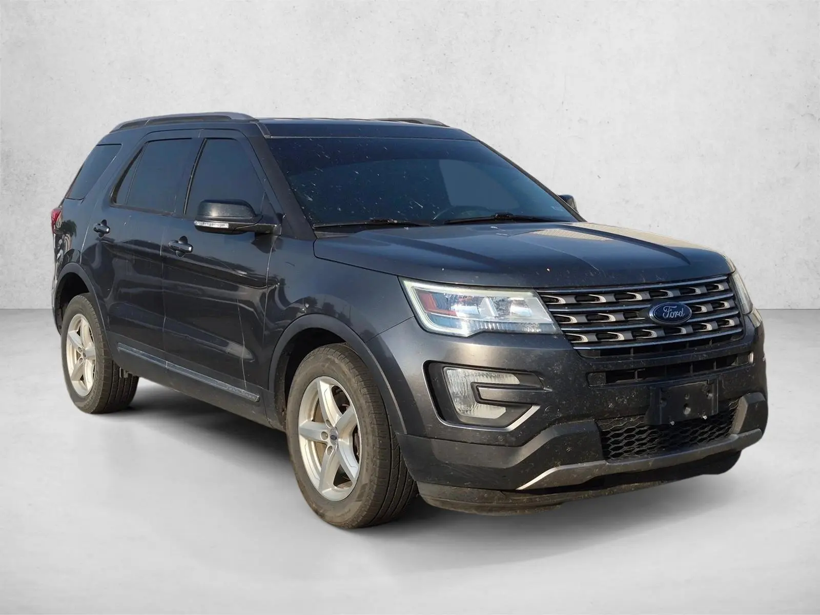 2016 Ford Explorer XLT 4WD photo 3