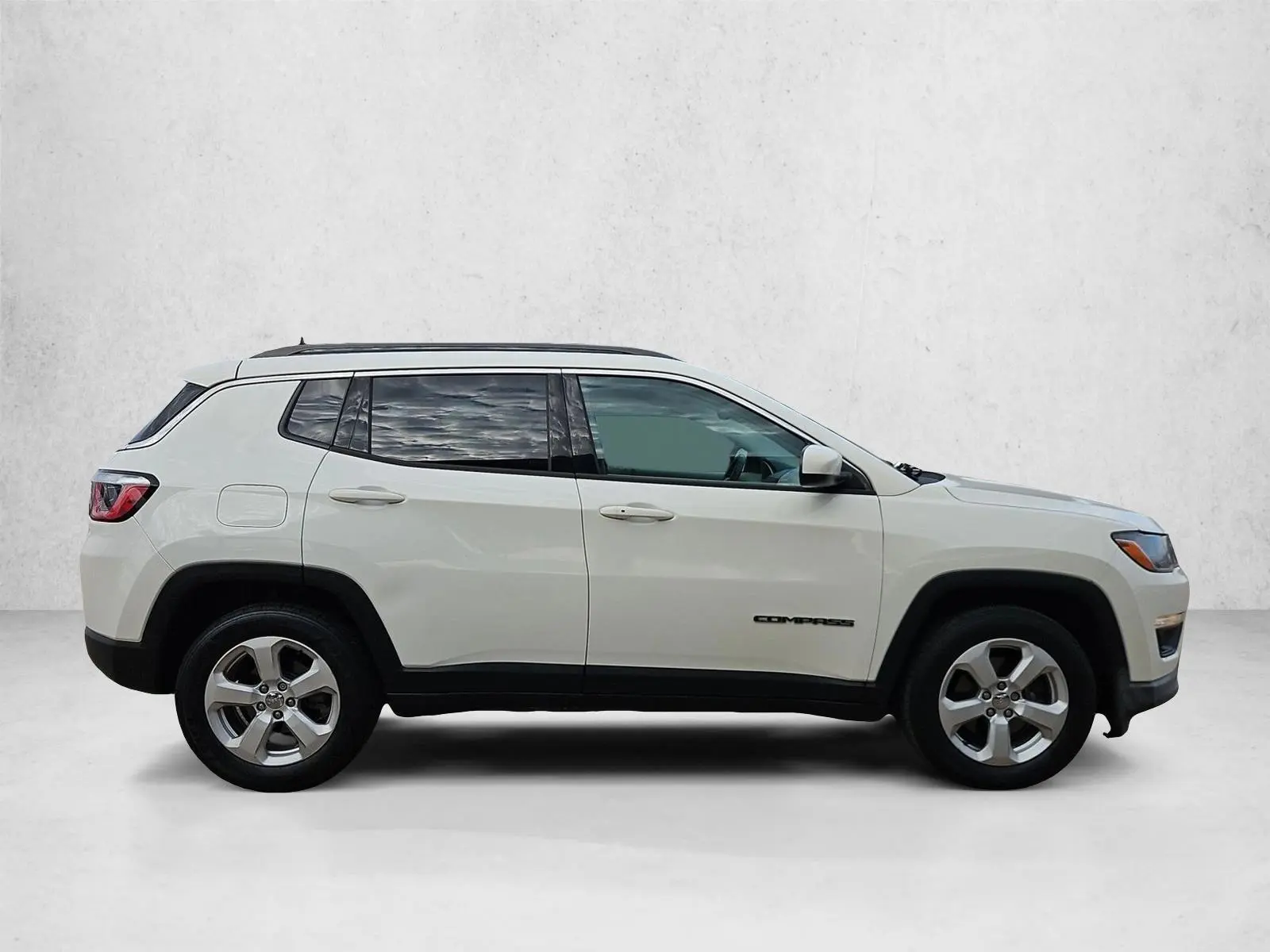 2017 Jeep Compass Latitude photo 4