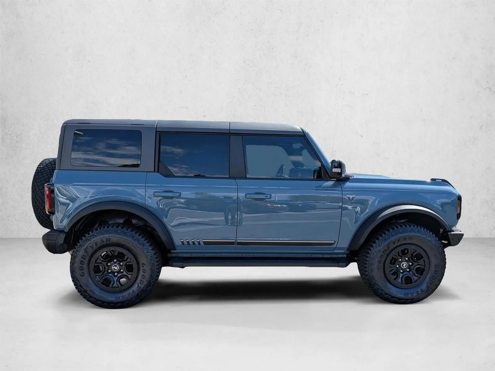 2021 Ford Bronco First Edition Advanced 4x4 photo 4