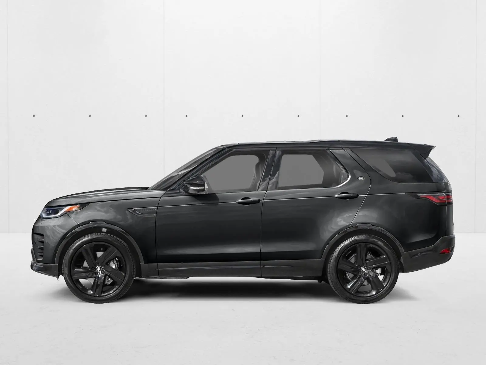 2024 Land Rover Discovery P300 Dynamic SE photo 3