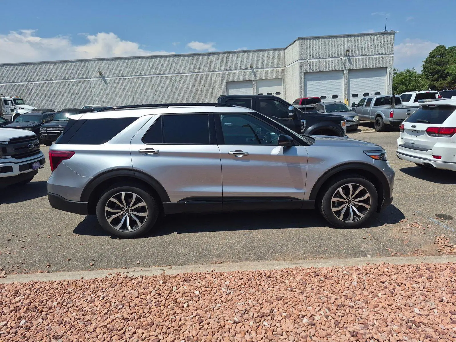 2020 Ford Explorer ST 4WD photo 4