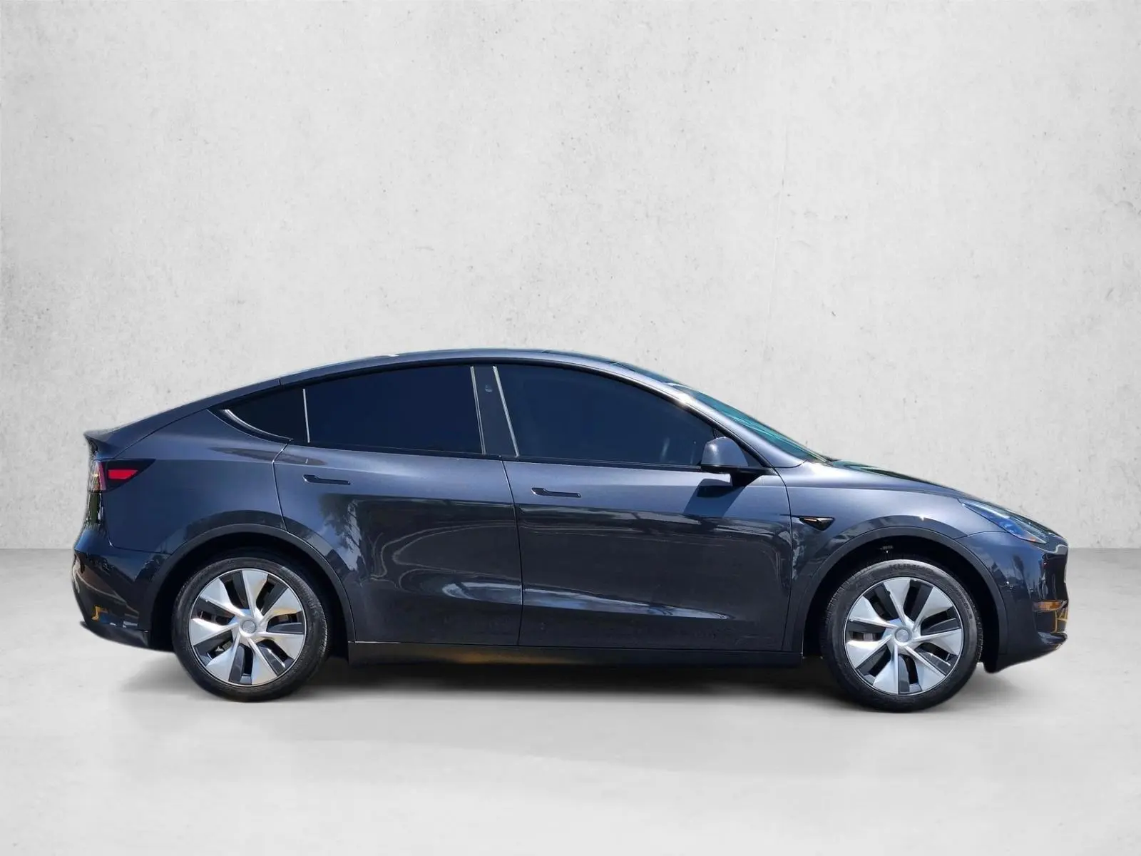 2024 Tesla Model Y Long Range Rear Wheel Drive photo 5