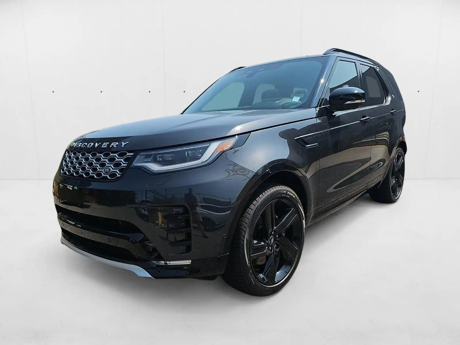 2024 Land Rover Discovery P360 Metropolitan Edition's photo