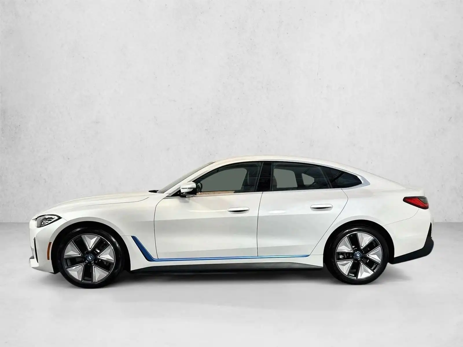 2023 BMW i4 eDrive40's photo