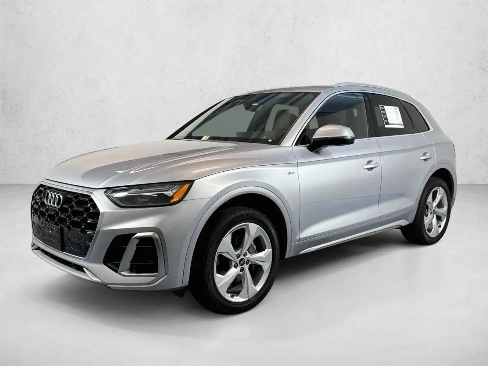 2022 Audi Q5 45 Premium Plus's photo