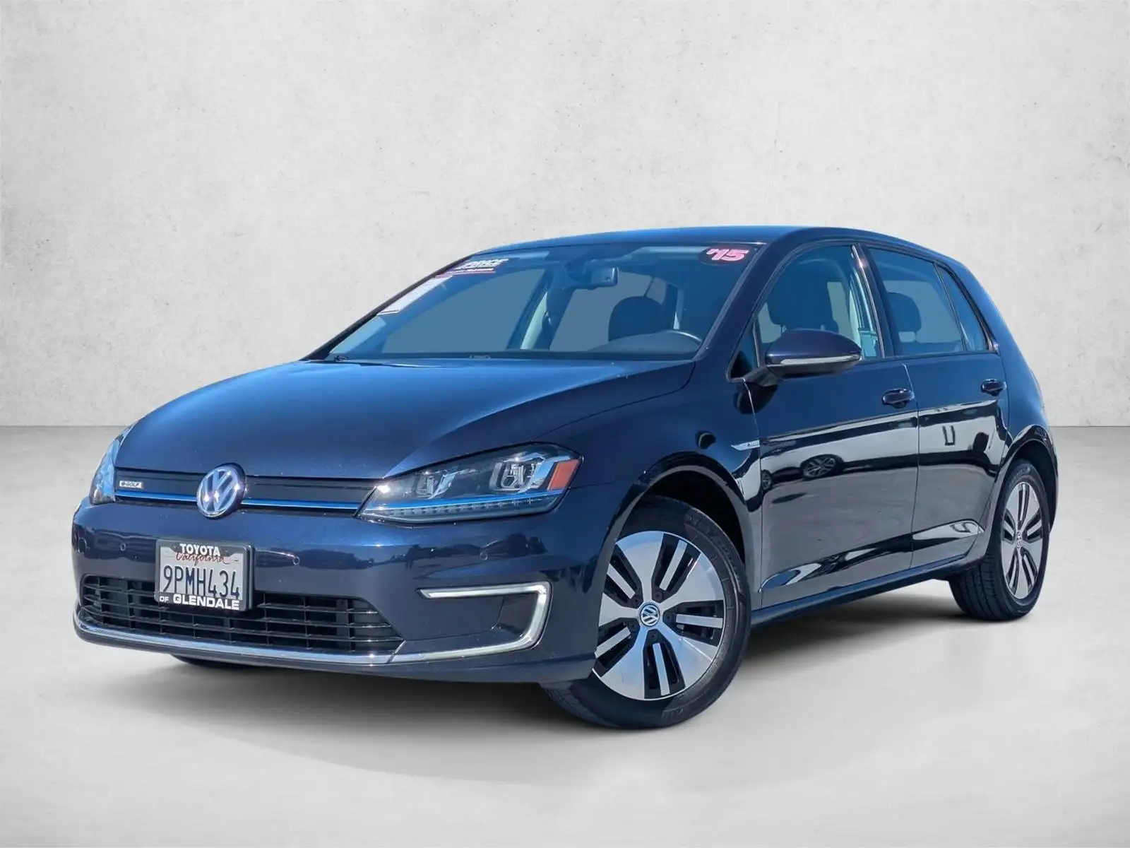 2015 Volkswagen e-Golf SEL Premium's photo
