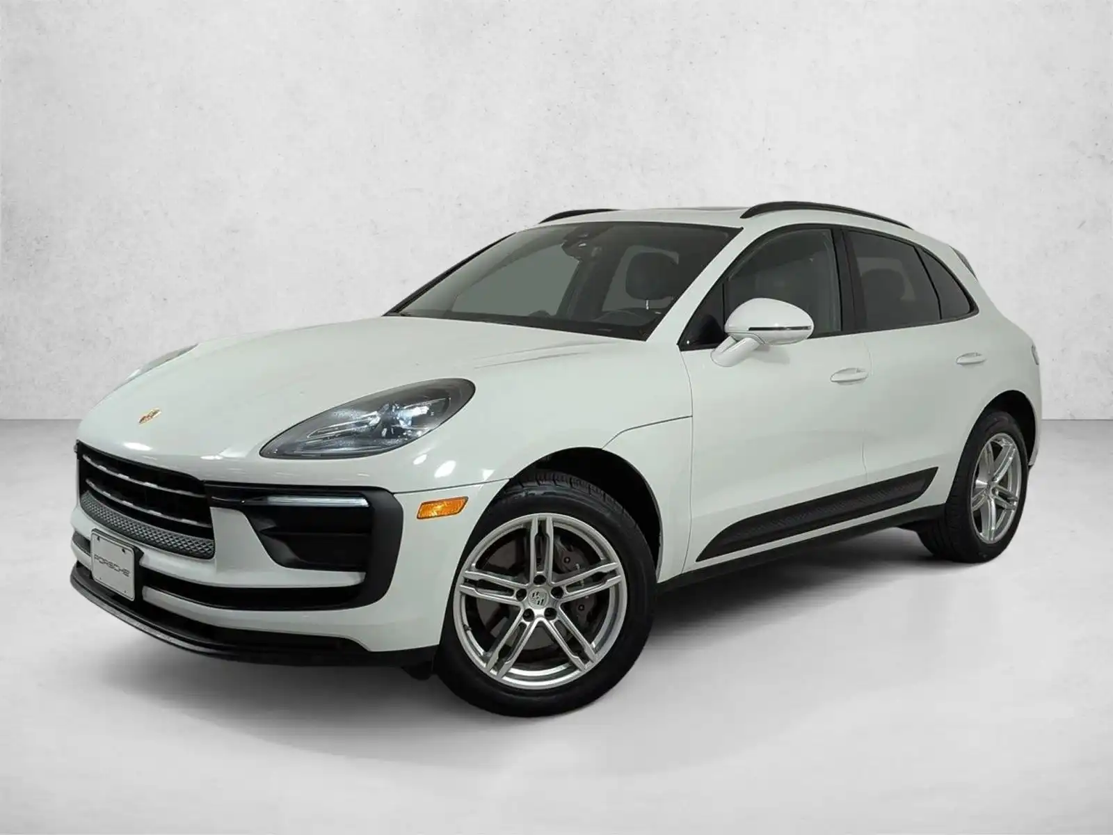 2022 Porsche Macan Base's photo