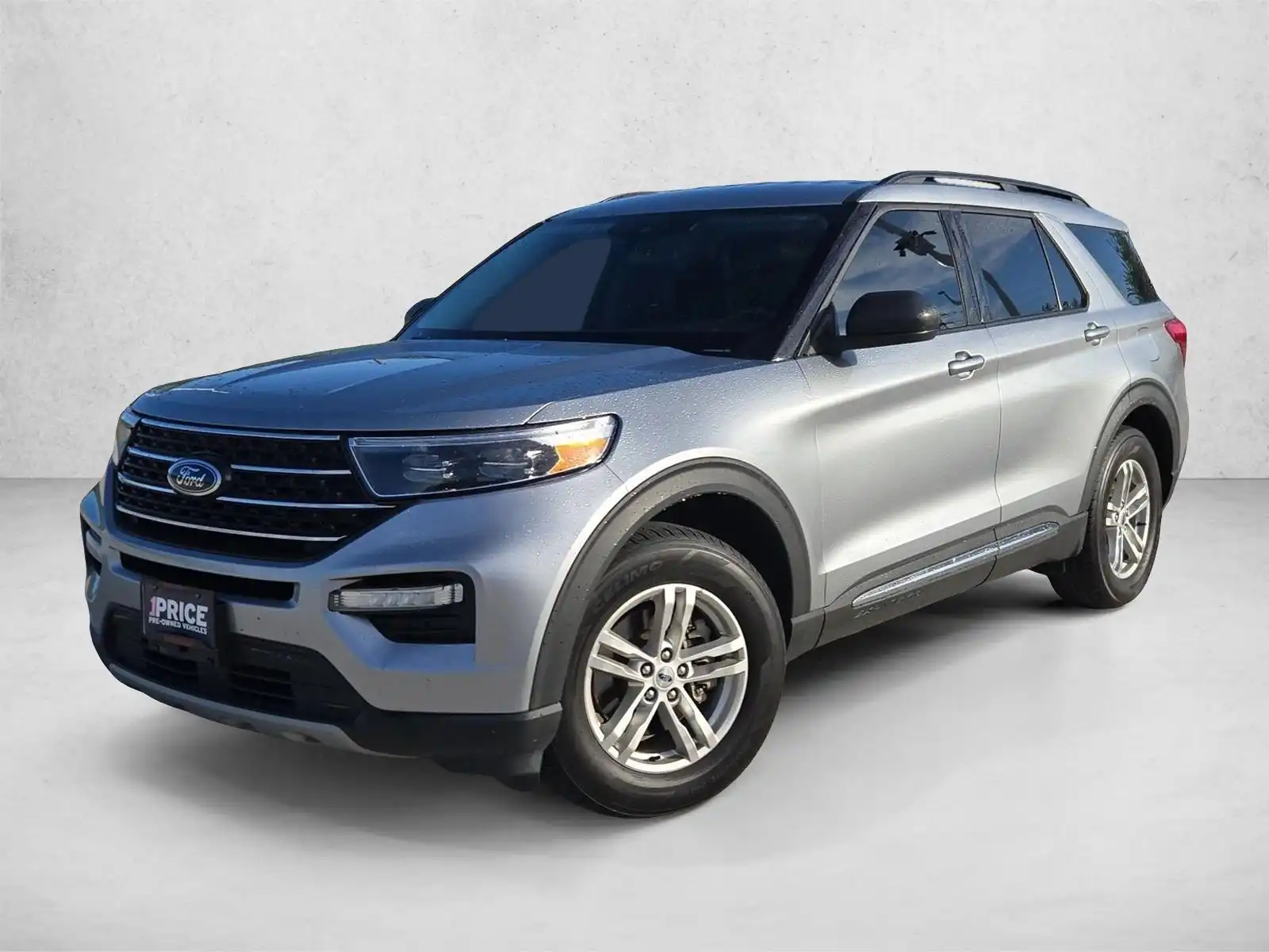 2024 Ford Explorer XLT RWD's photo