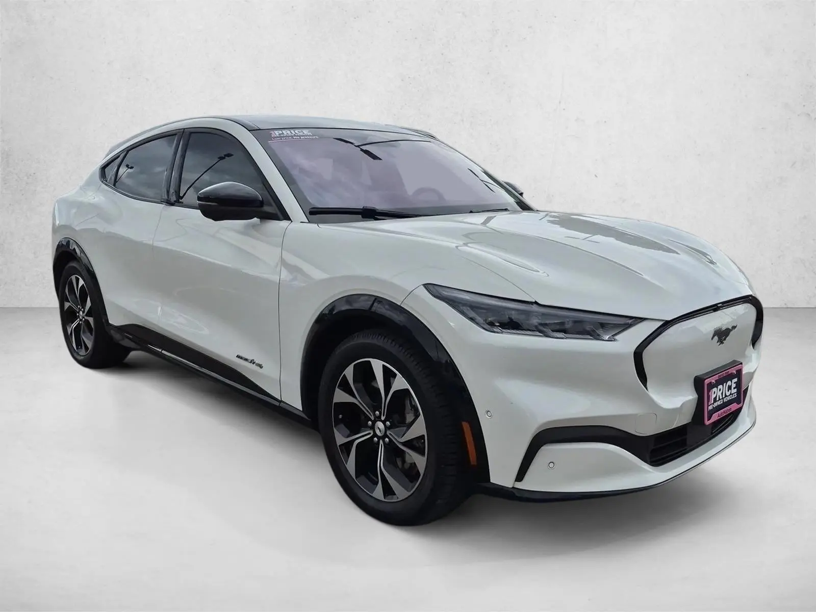 2021 Ford Mustang-Mach-e Premium photo 3