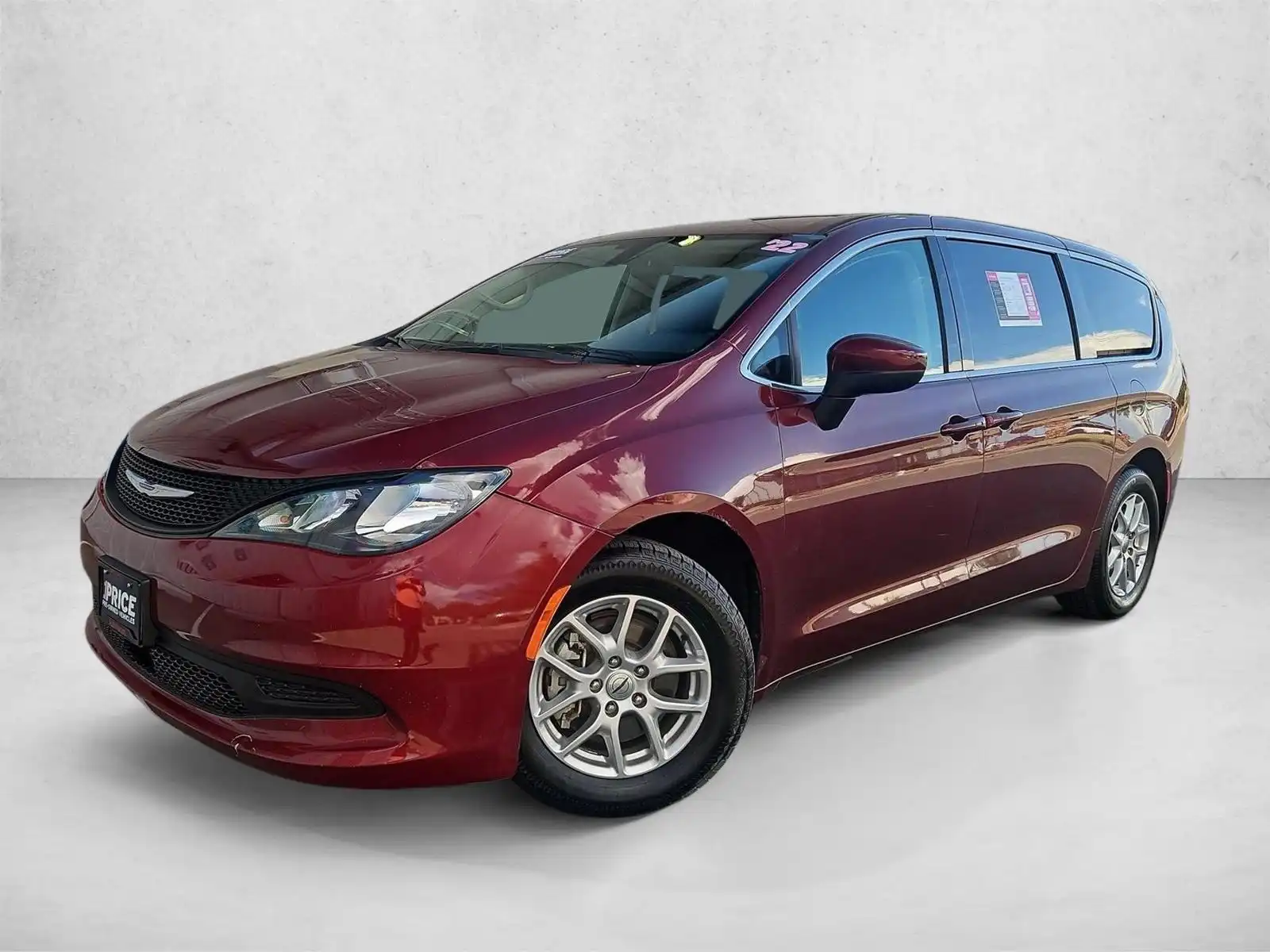 2022 Chrysler Voyager LX's photo