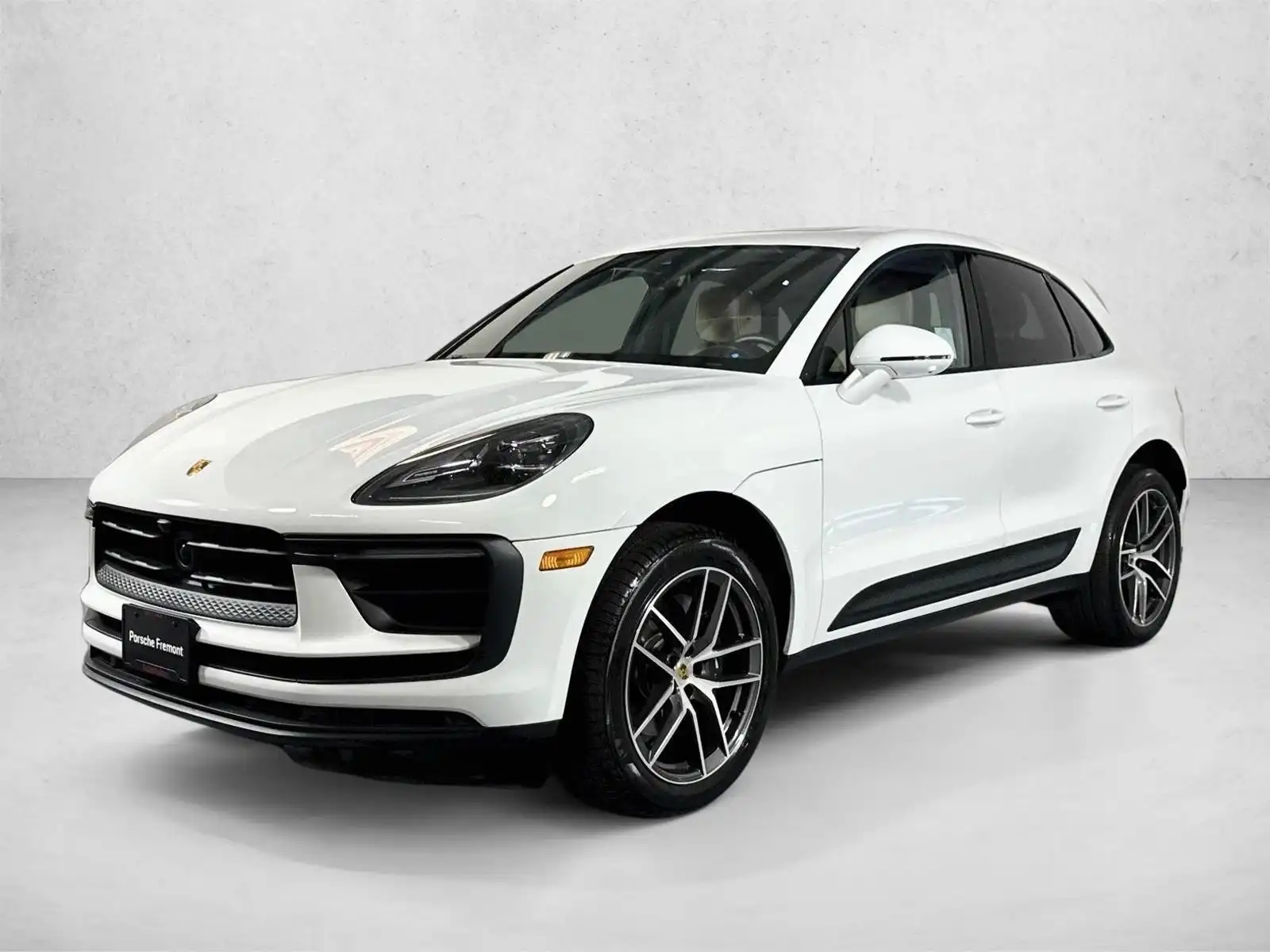 2026 Porsche Macan Base's photo