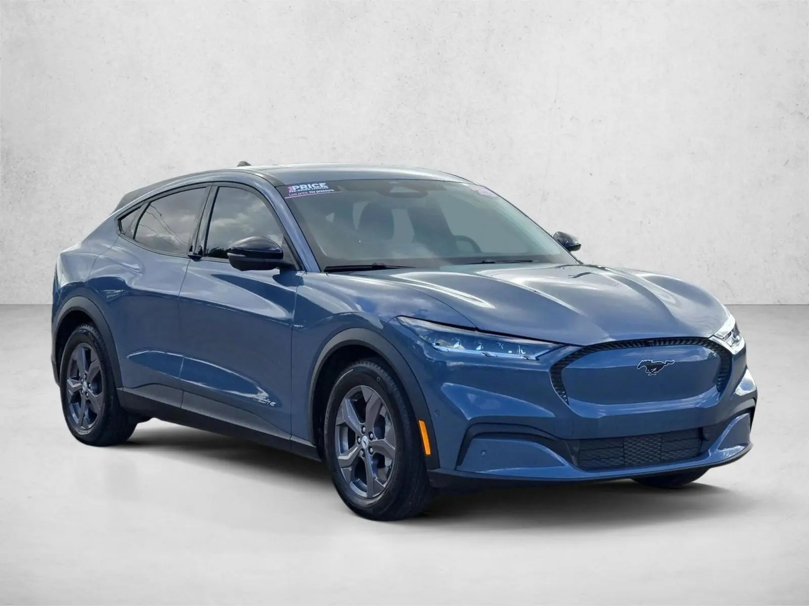 2023 Ford Mustang-Mach-e Select photo 3
