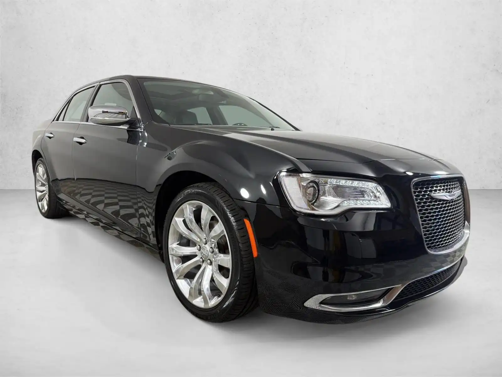 2020 Chrysler 300 Limited's photo