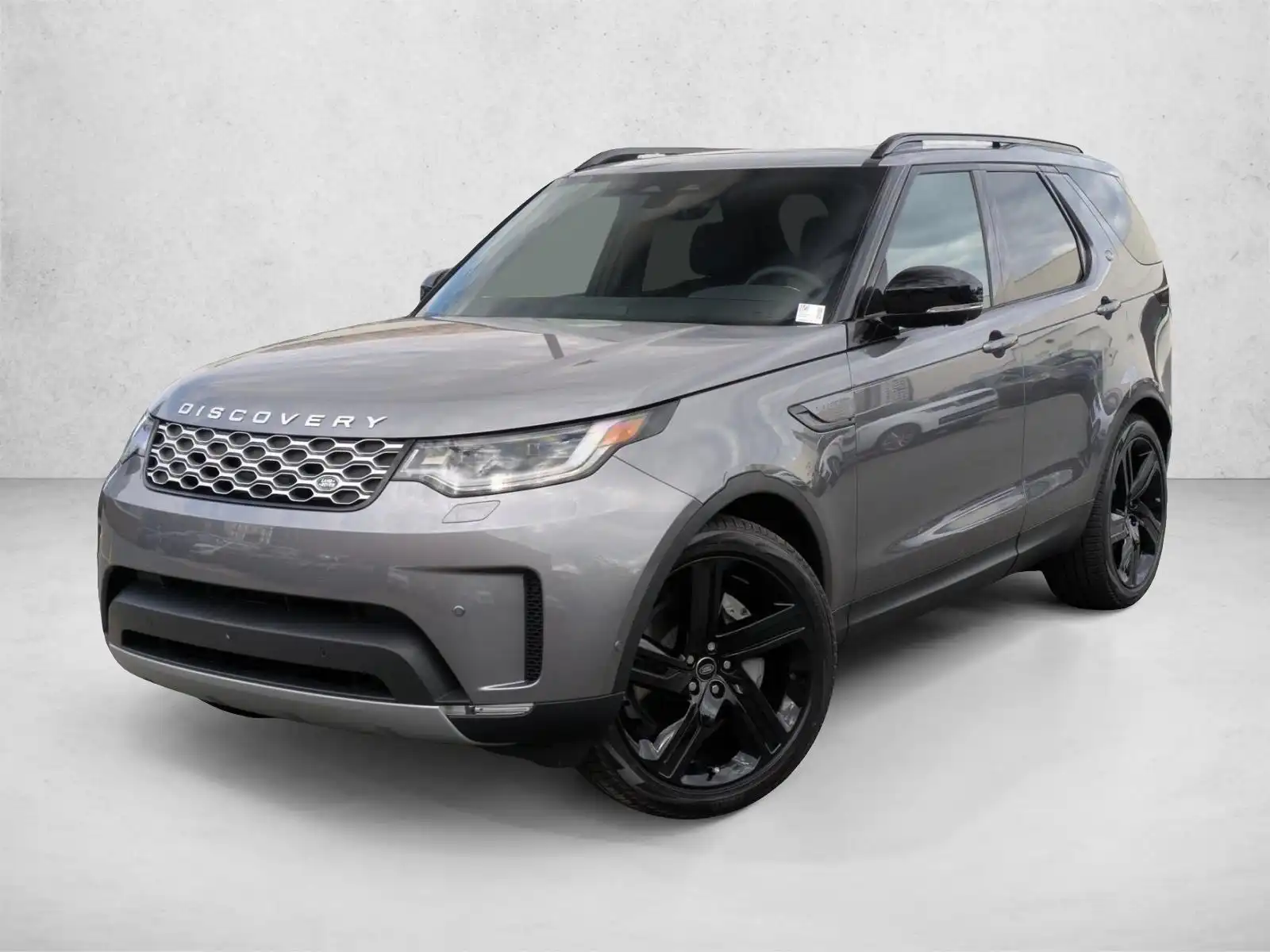 2025 Land Rover Discovery P300 S's photo