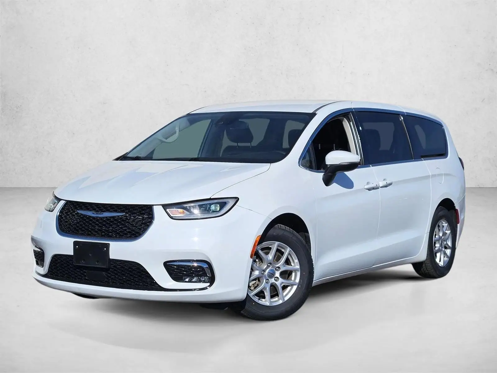 2023 Chrysler Pacifica Touring L photo 1