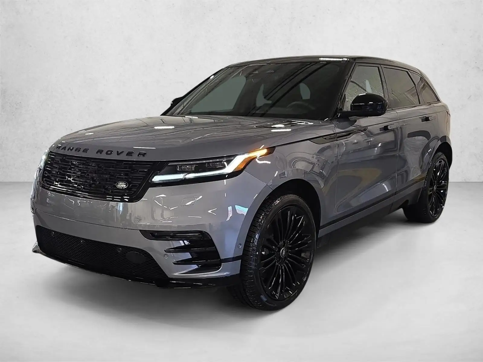 2026 Land Rover Range Rover Velar P400 Dynamic SE photo 1