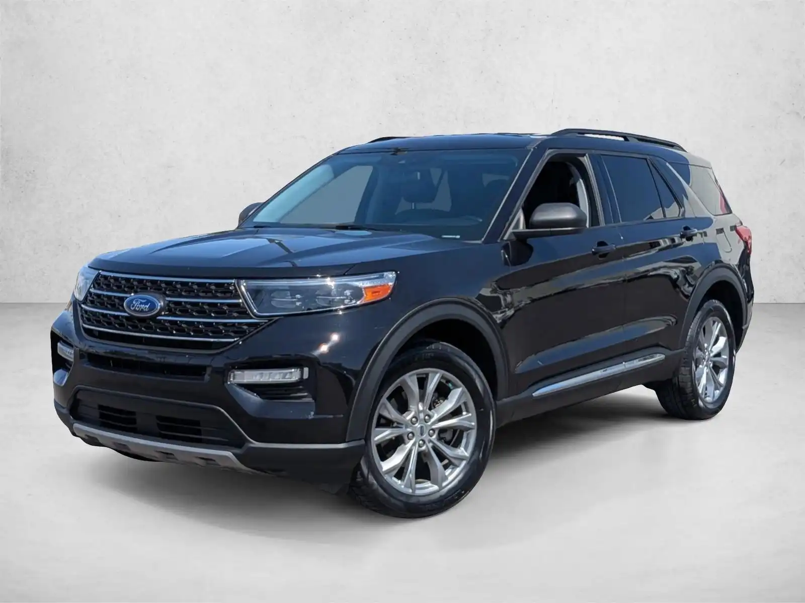 2022 Ford Explorer XLT 4WD's photo