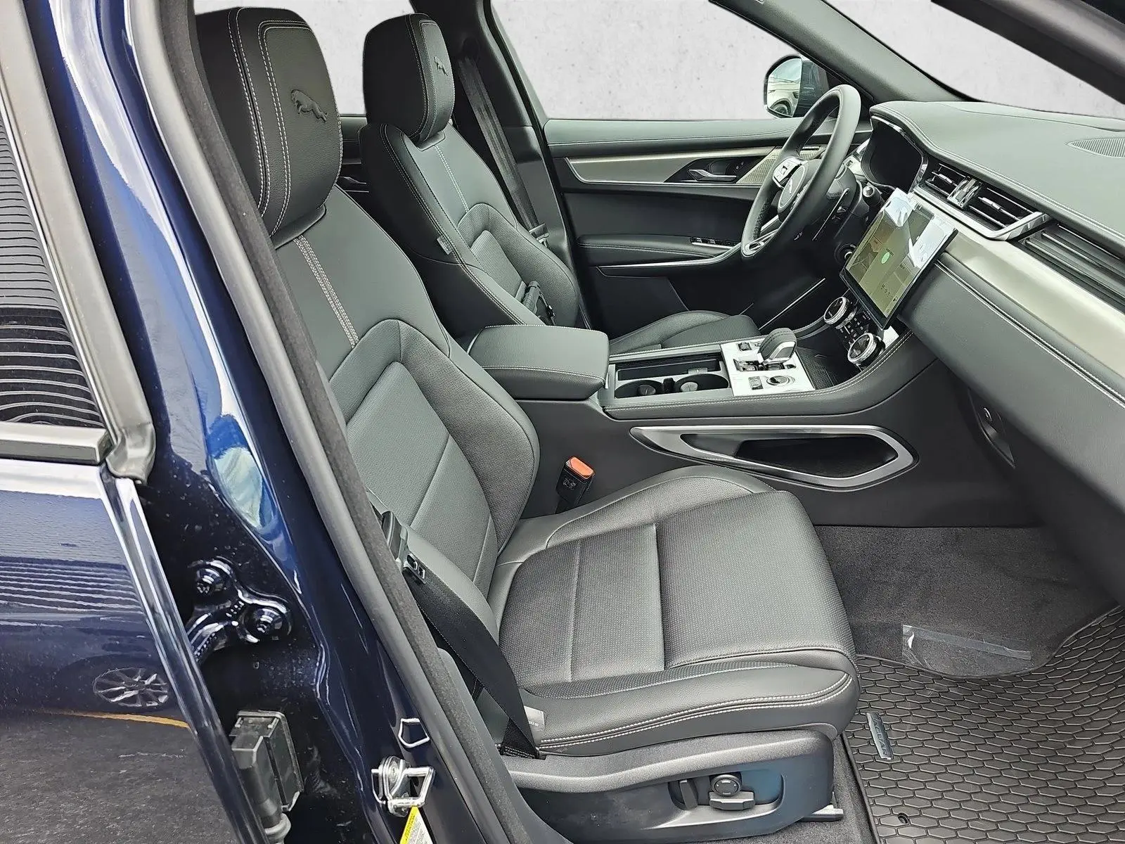 2026 Jaguar F-PACE P250 R-Dynamic S photo 4
