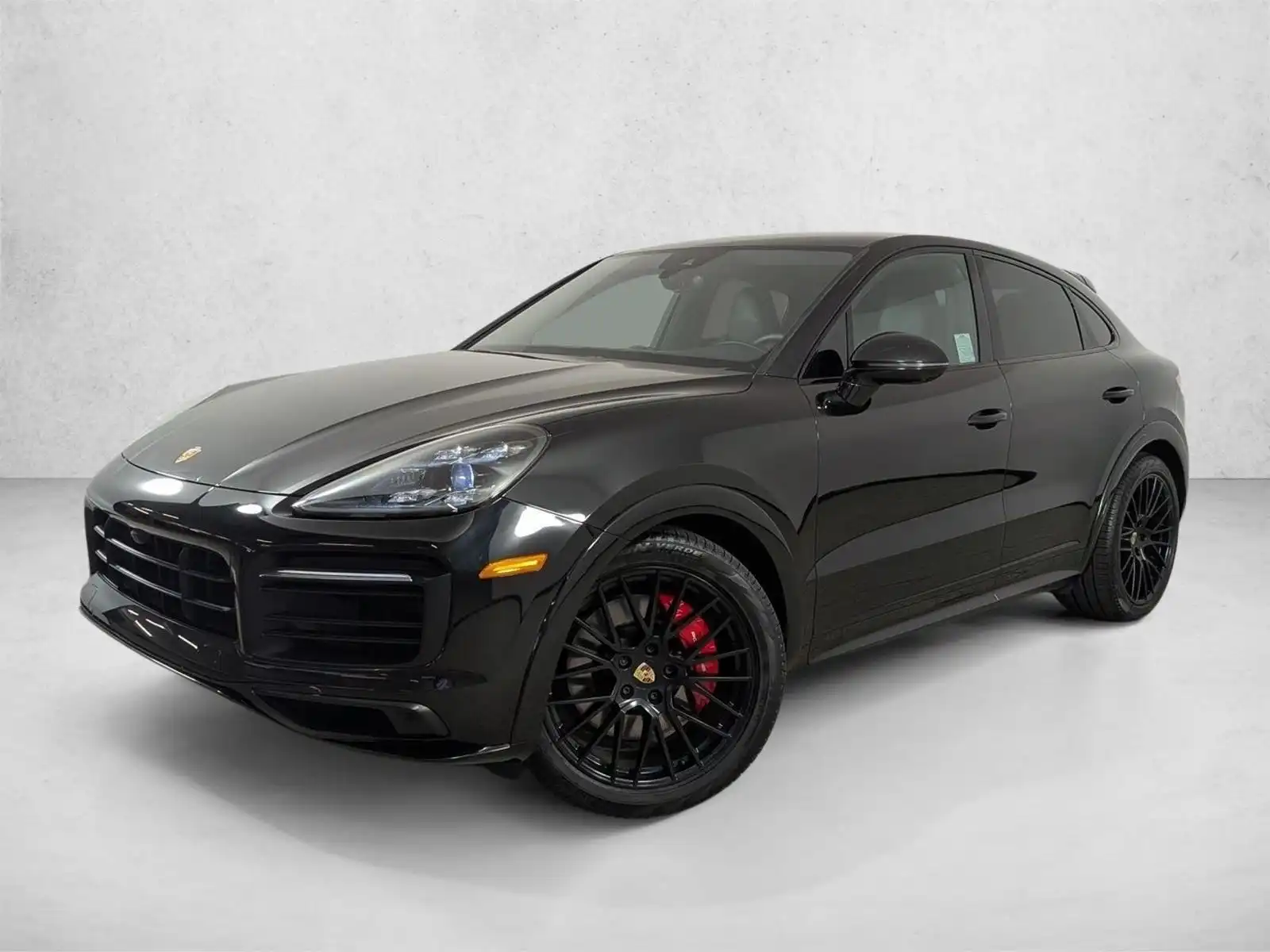 2023 Porsche Cayenne GTS's photo