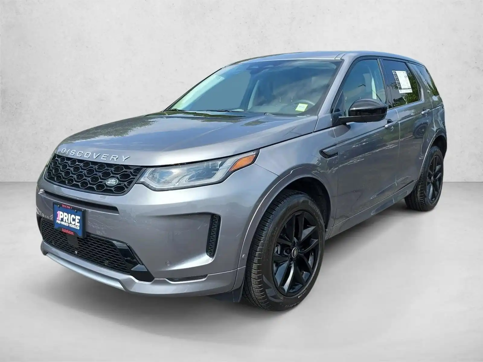 2025 Land Rover Discovery Sport 2.0 S's photo